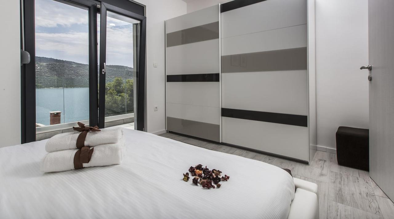 Villa Regina With Heated Pool And Sea View Marina Extérieur photo