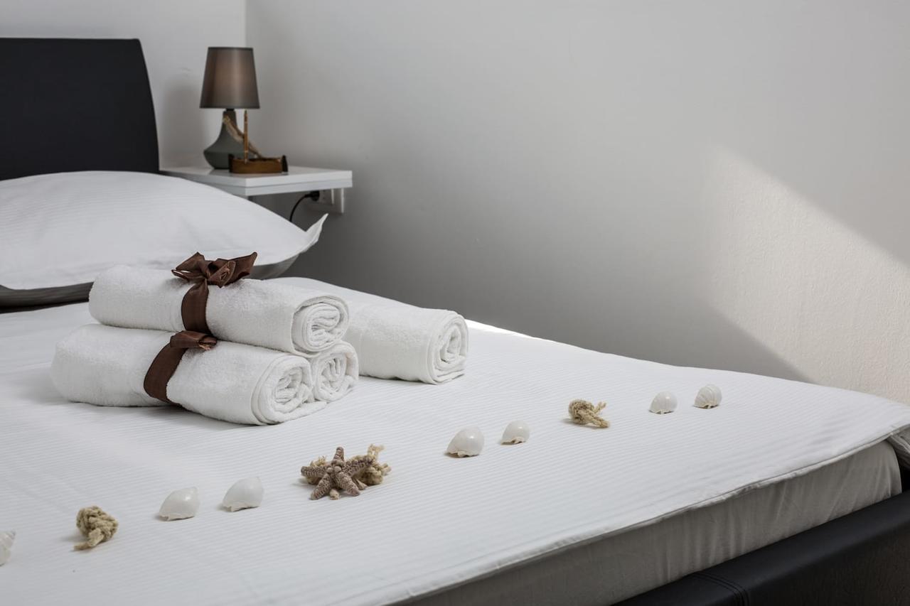 Villa Regina With Heated Pool And Sea View Marina Extérieur photo