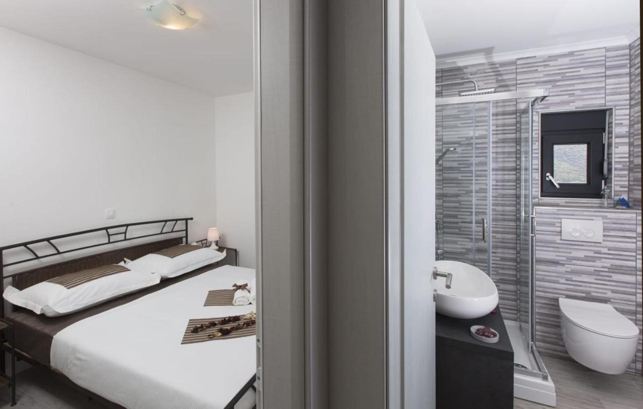 Villa Regina With Heated Pool And Sea View Marina Extérieur photo